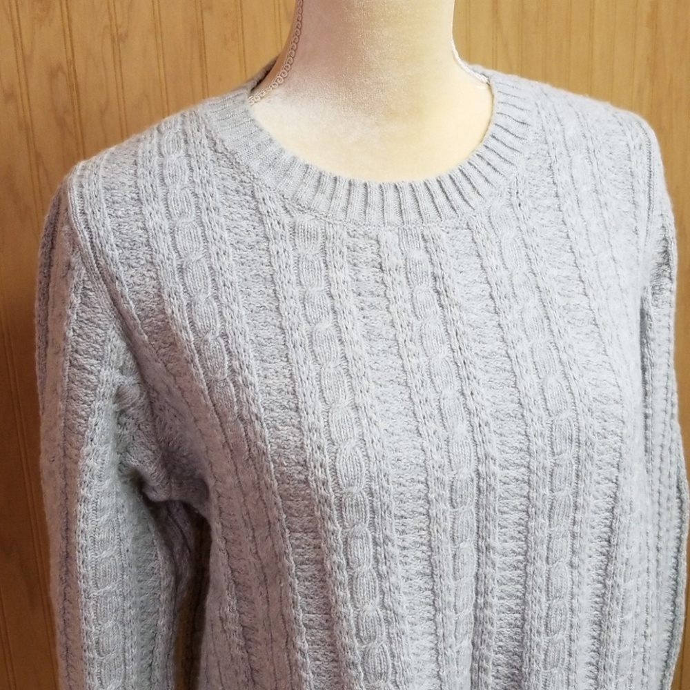 Cozy grey classic vintage J. Crew cable knit sweater large L